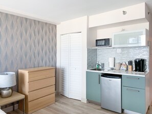 Fridge, microwave, coffee/tea maker, toaster