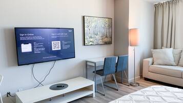 1 habitación, escritorio, wifi gratis y ropa de cama