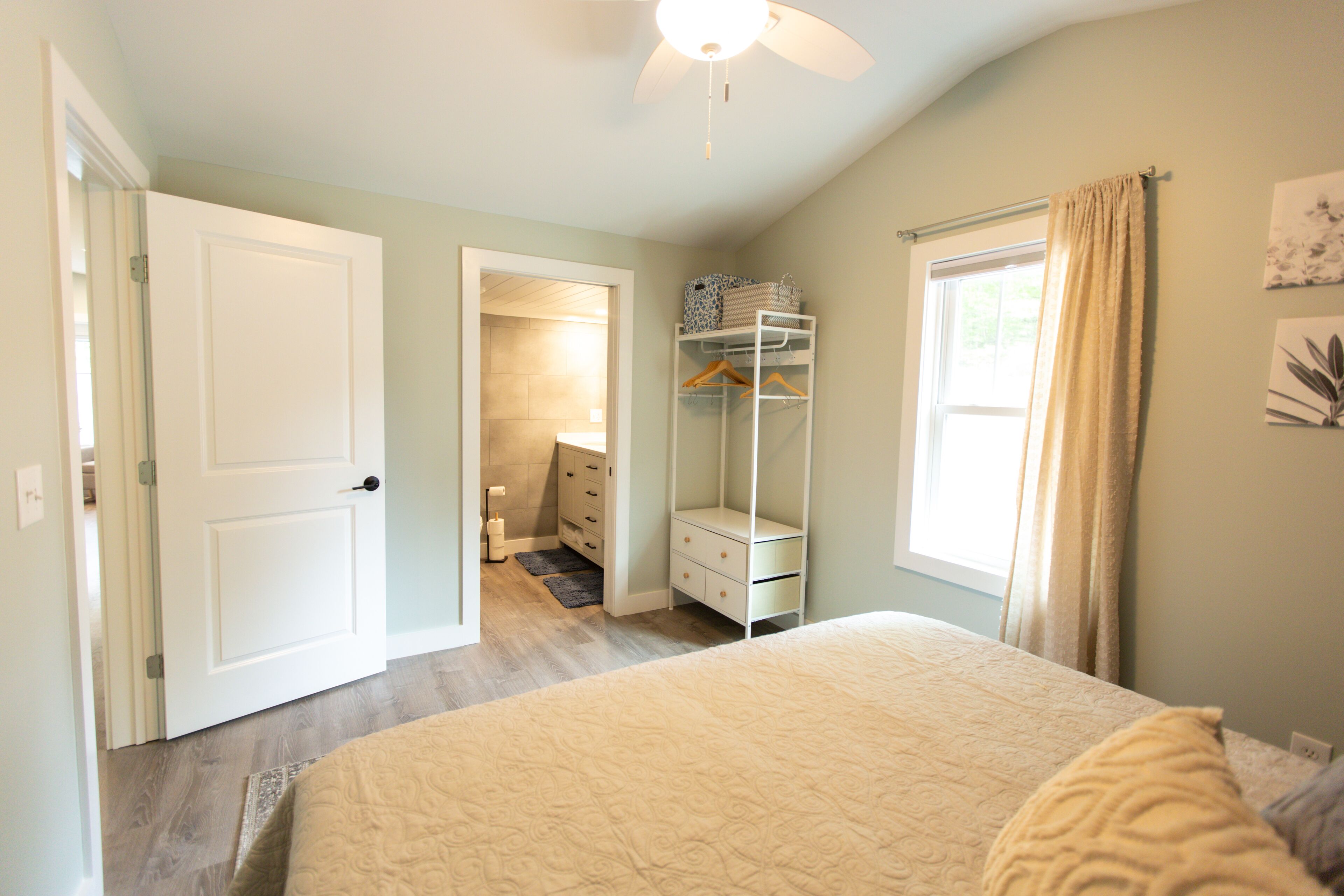 The Sour Granny "Smith" NEWLY REMODELED!