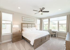 5 bedrooms, in-room safe, desk, travel cot