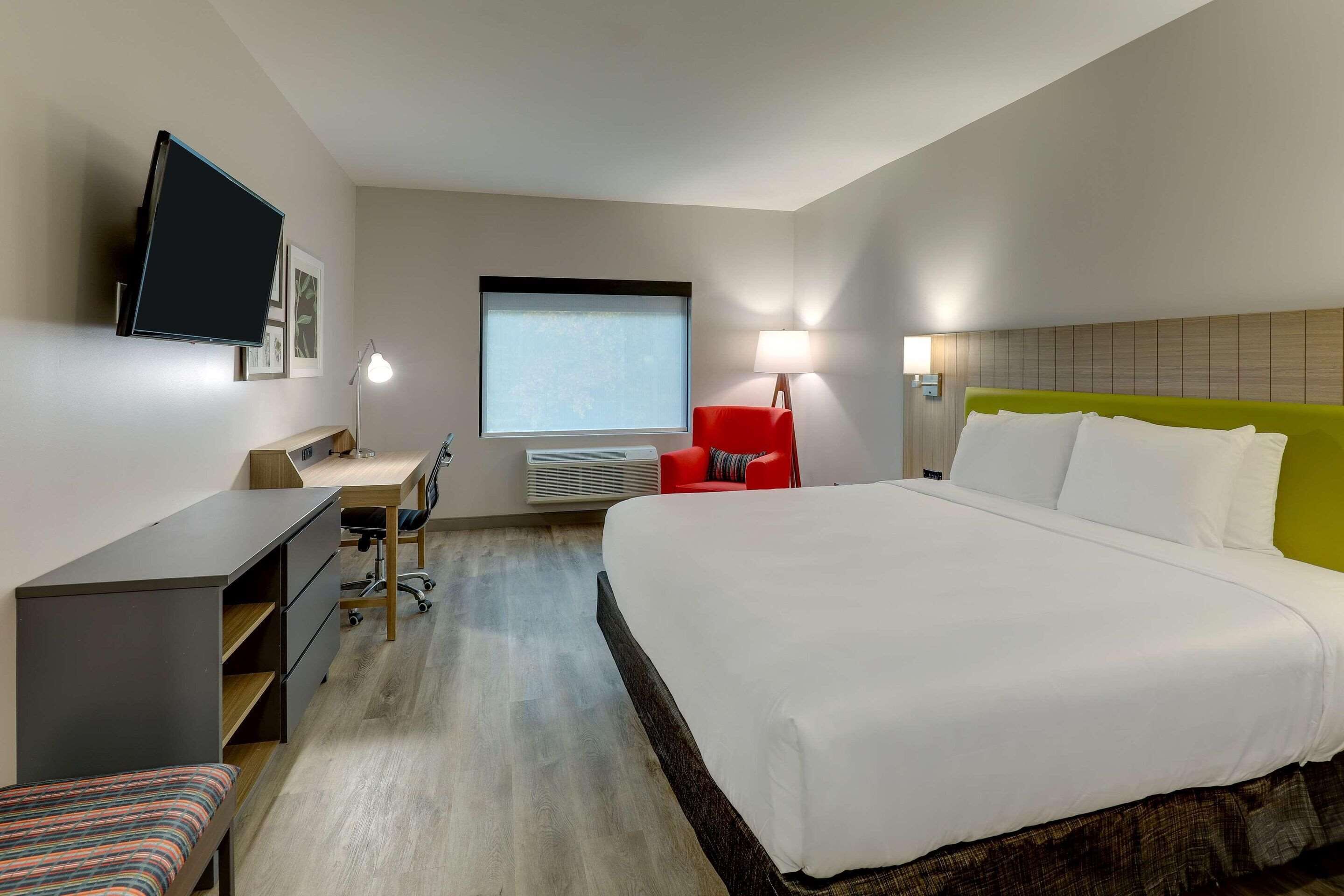 1 bedroom, desk, laptop workspace, free wifi