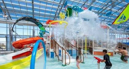 Relax by fire pit - Walk to Lake