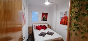 3 Schlafzimmer, Schreibtisch, Bügeleisen/Bügelbrett, kostenloses WLAN