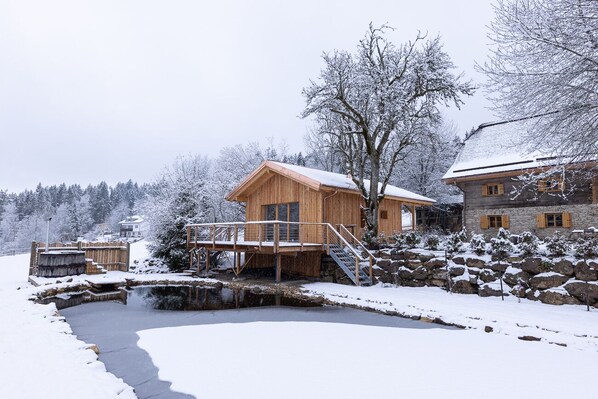 Exterior - The forester's lodge - historic farm with sauna & pond in the middle of a forest clearing (Regen)