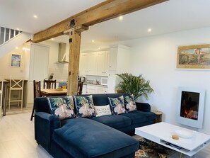 Smart TV, stereo - Stylish & Rural Country Cottage (Herefordshire)