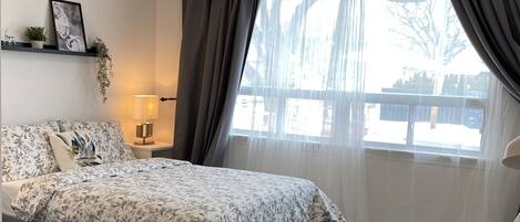 1 bedroom, desk, free WiFi, bed sheets