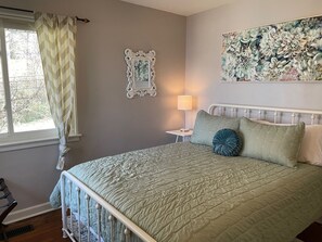 3 habitaciones, escritorio, tabla de planchar con plancha y wifi gratis
