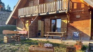 Exterior - Chalet, 350m from ski slopes, view mountain, swimming pool, sauna, terrace, parking, tv, ski locker (Agnières-en-Dévoluy)