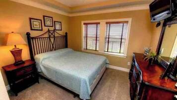 3 soverom, strykejern/-brett, wi-fi (inkludert) og sengetøy