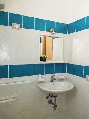 Family Bungalow | Bathroom