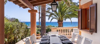 VILLA SEMBAT with private pool and first line of the sea