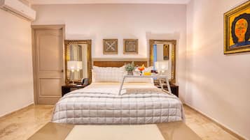 Deluxe Room | Egyptian cotton sheets, premium bedding, minibar, desk