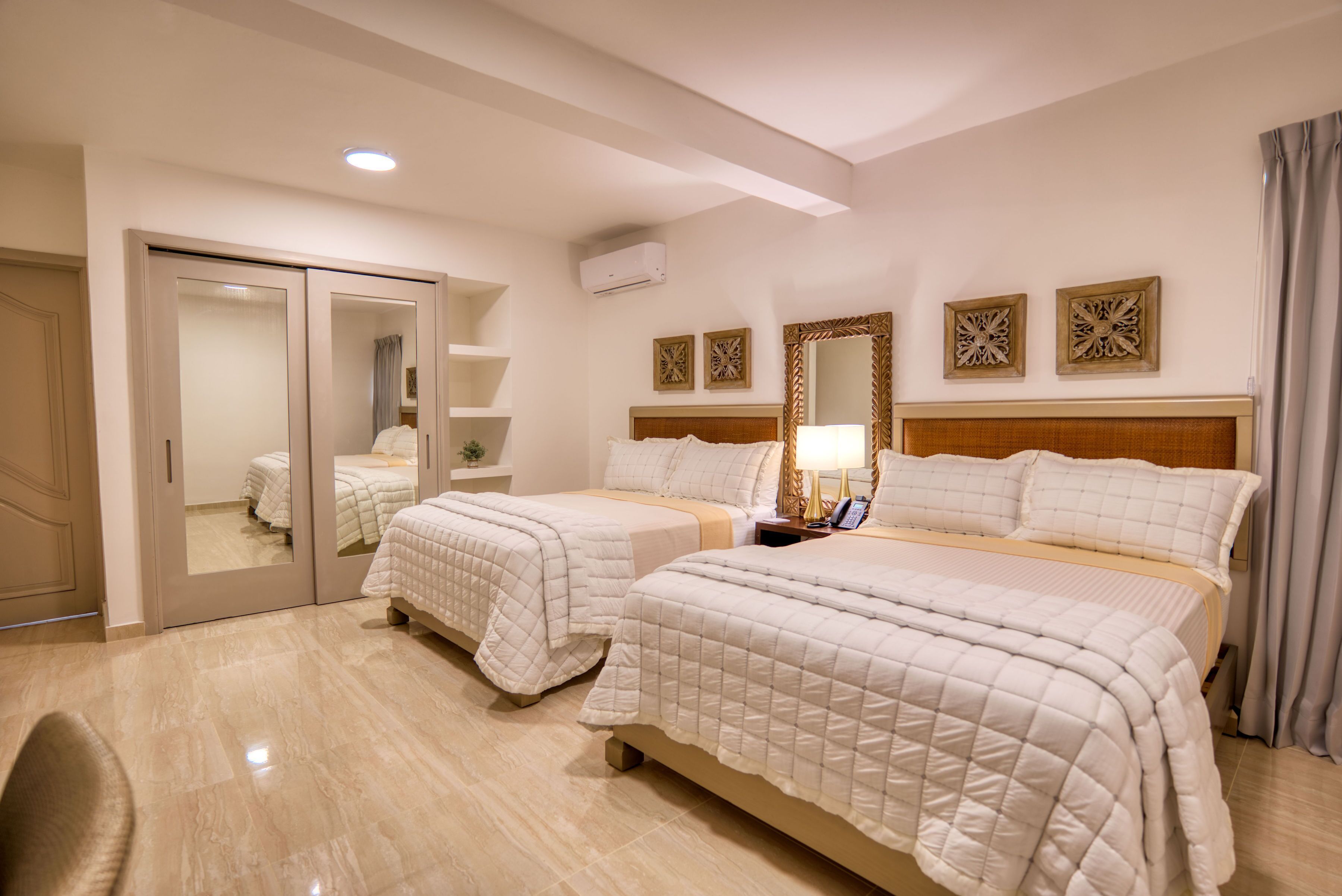Egyptian cotton sheets, premium bedding, minibar, desk