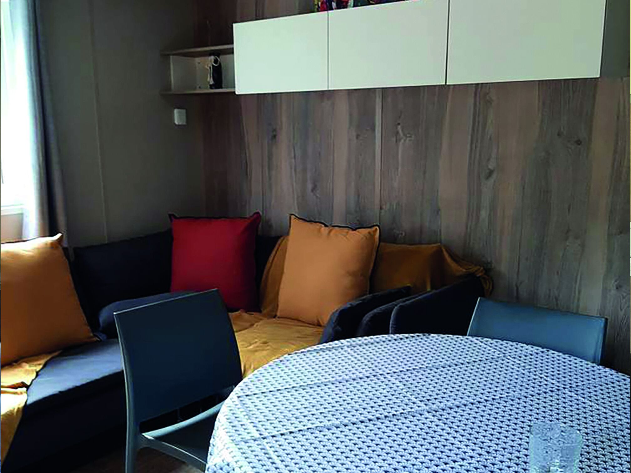 Pleasant quiet chalet in the pine forest