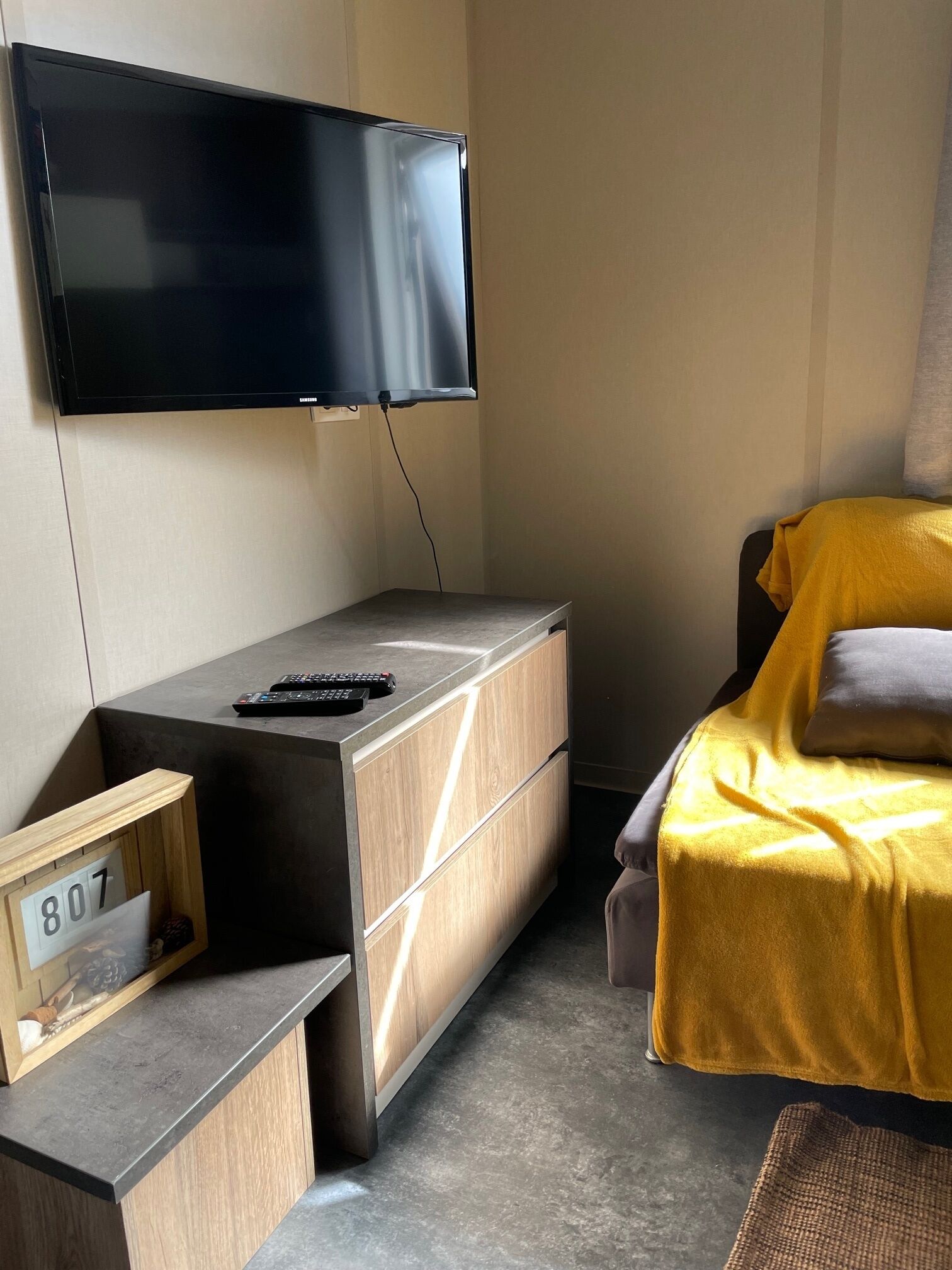 Pleasant quiet chalet in the pine forest