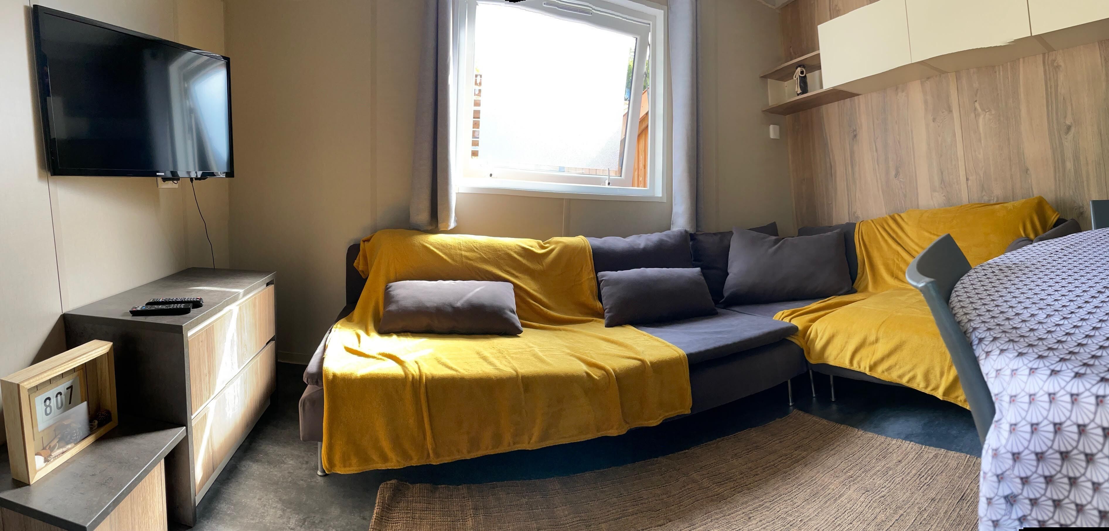 Pleasant quiet chalet in the pine forest