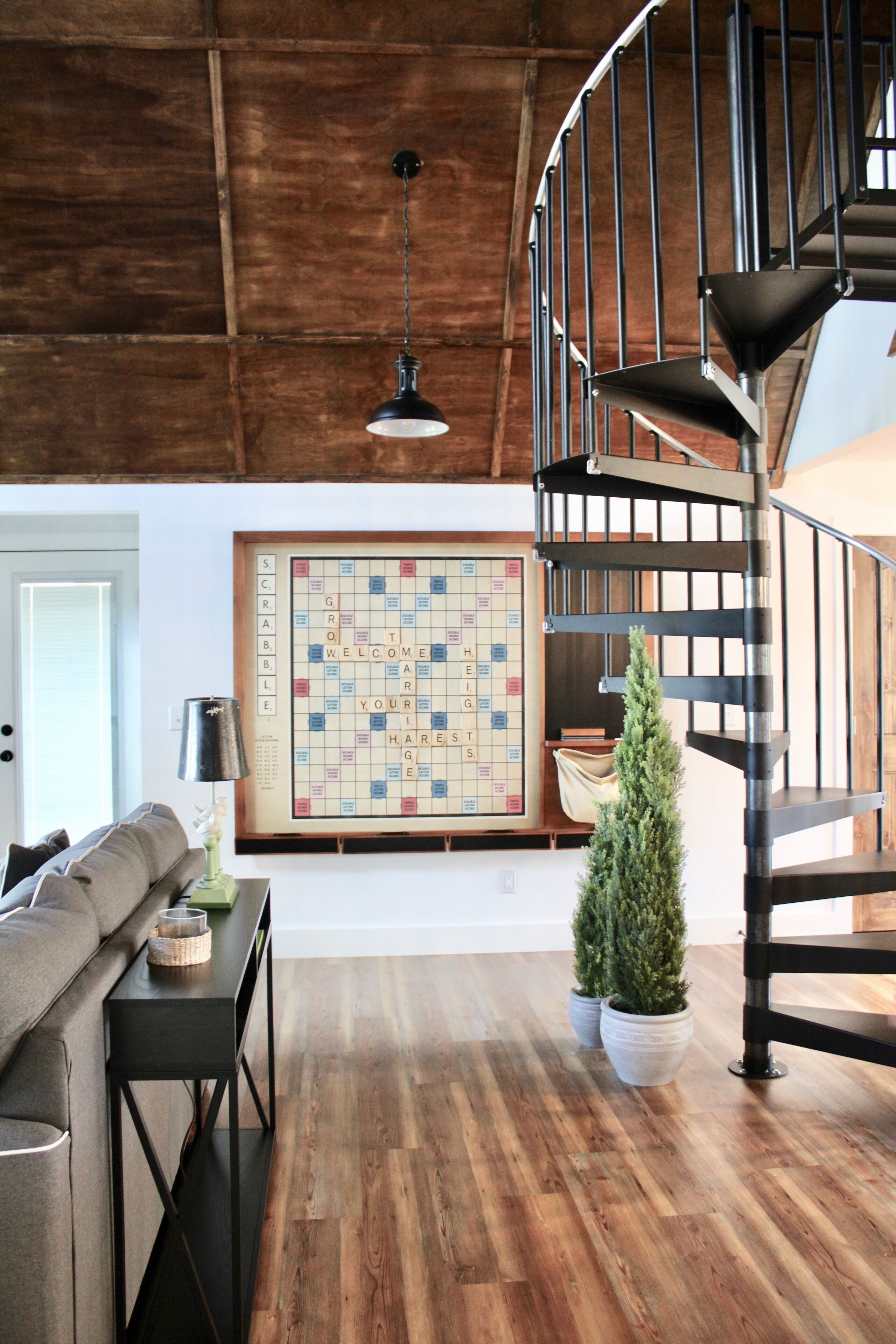 Farm Villa - near lake with private pickleball court