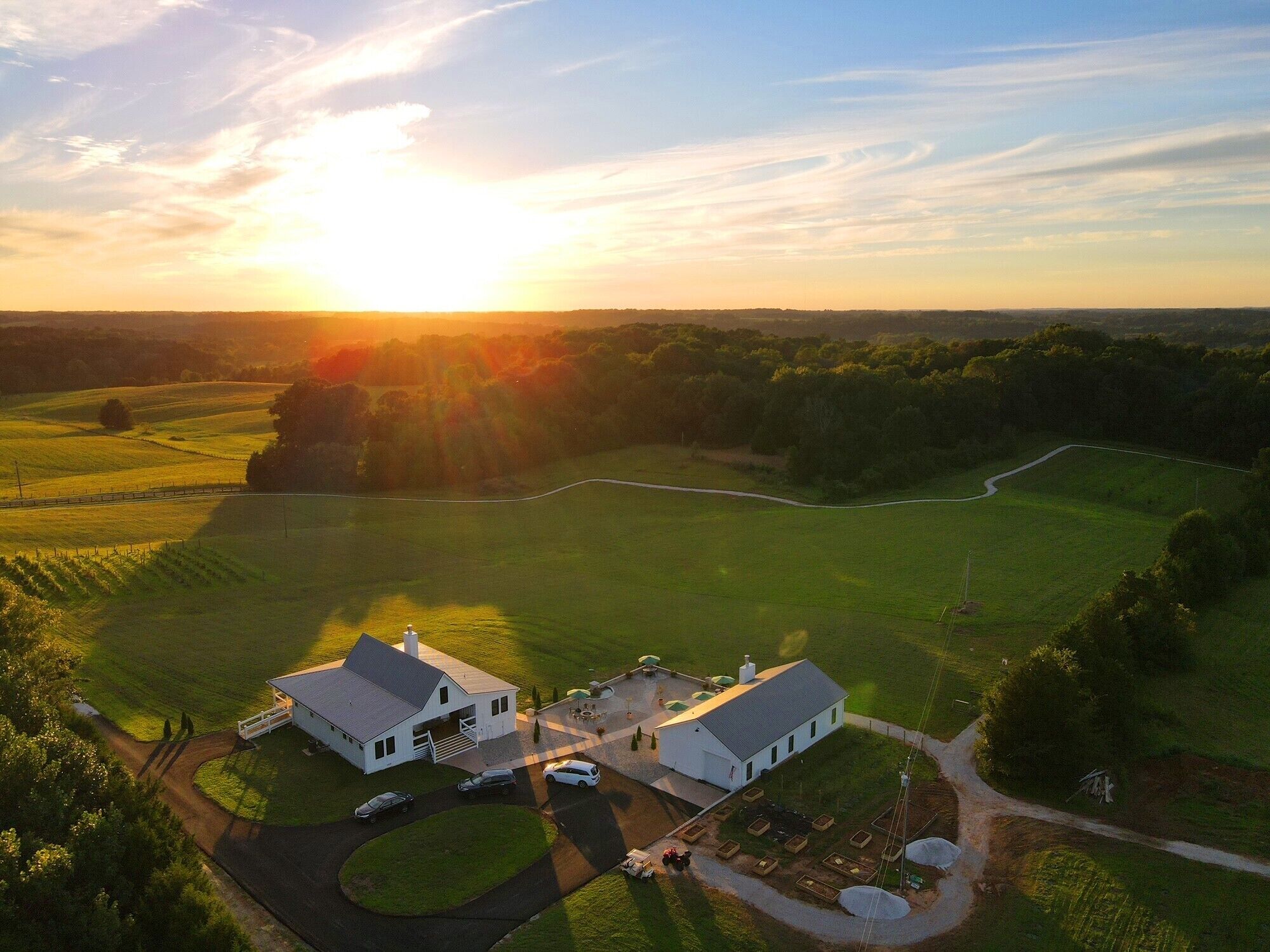 Farm Villa - near lake with private pickleball court