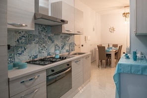 Fridge, oven, stovetop, dishwasher - New In!Syrenuse at Santa Lucia! (Napoli)