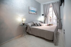 2 bedrooms, desk, iron/ironing board, travel crib