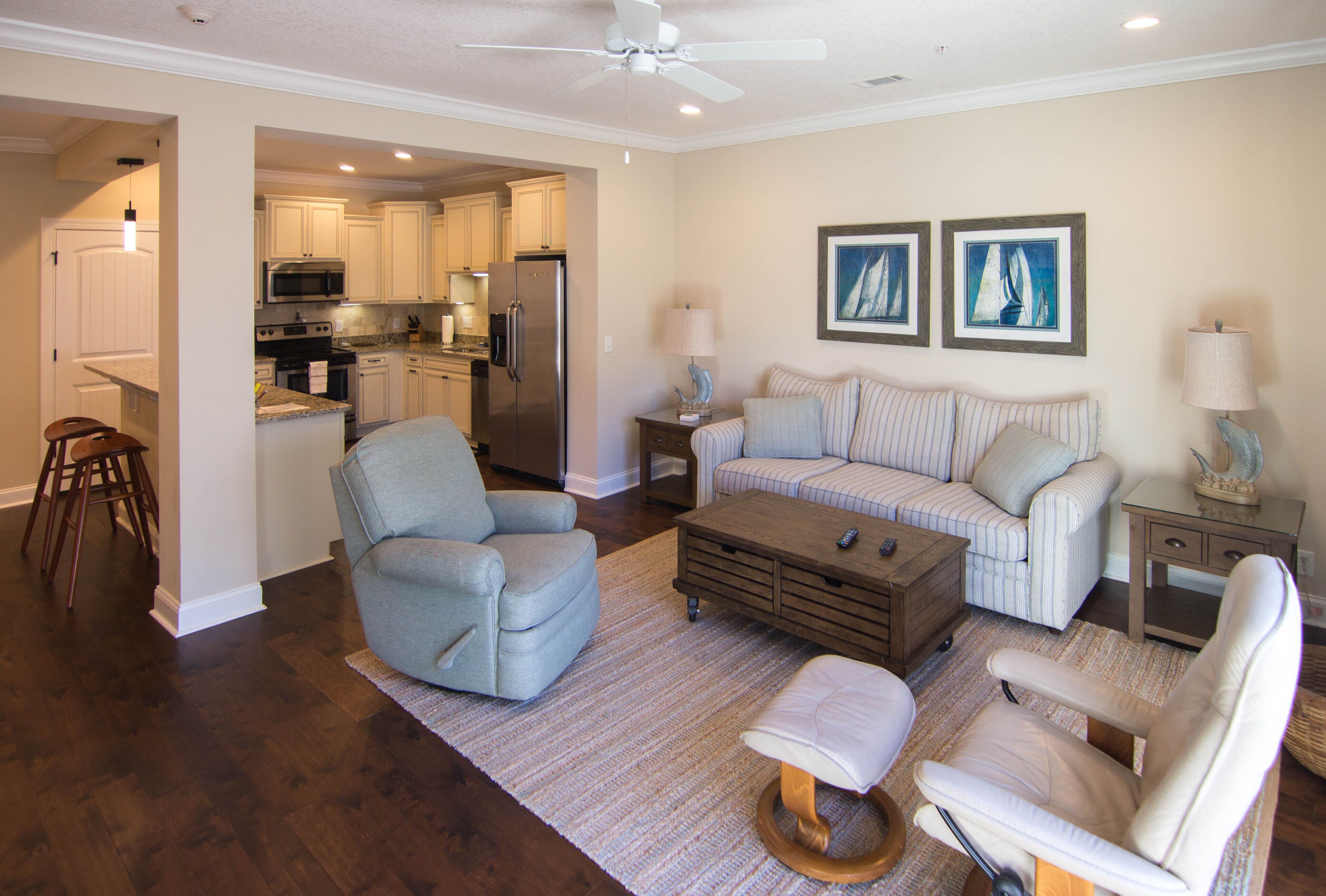 Beautiful townhome! Great location, great rates -- hard to beat!