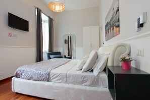 4 habitaciones, tabla de planchar con plancha y wifi gratis 
