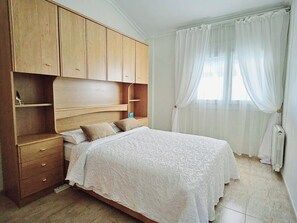 3 slaapkamers, een kluis op de kamer, een strijkplank/strijkijzer