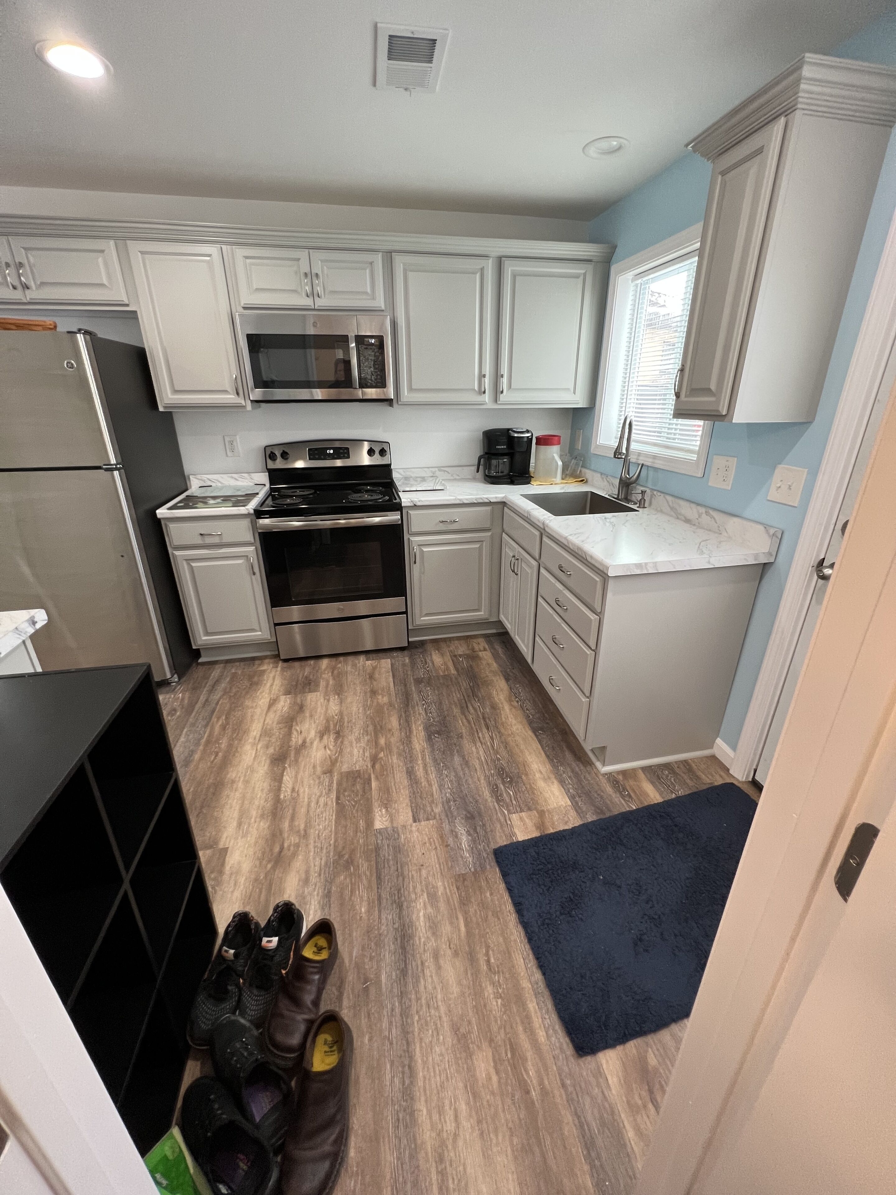 Waterfront house with sandy beach near downtown