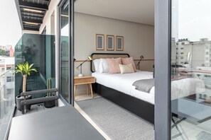 Superior Apartment with Balcony | Biancheria da letto di alta qualità, con stile personalizzato