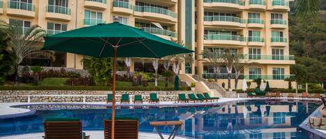 Piscine extérieure, piscine chauffée