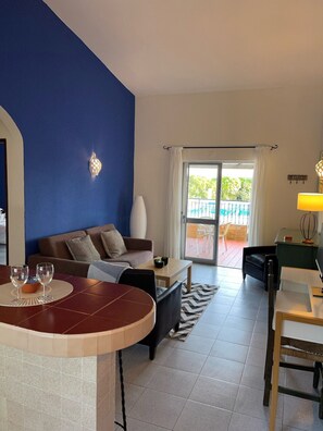 Living area - The Lemon Tree Villa - group booking in Algarve (Moncarapacho)