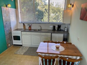 Fridge, microwave, oven, stovetop