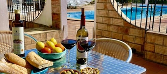 The Lemon Tree Villa - group booking in Algarve