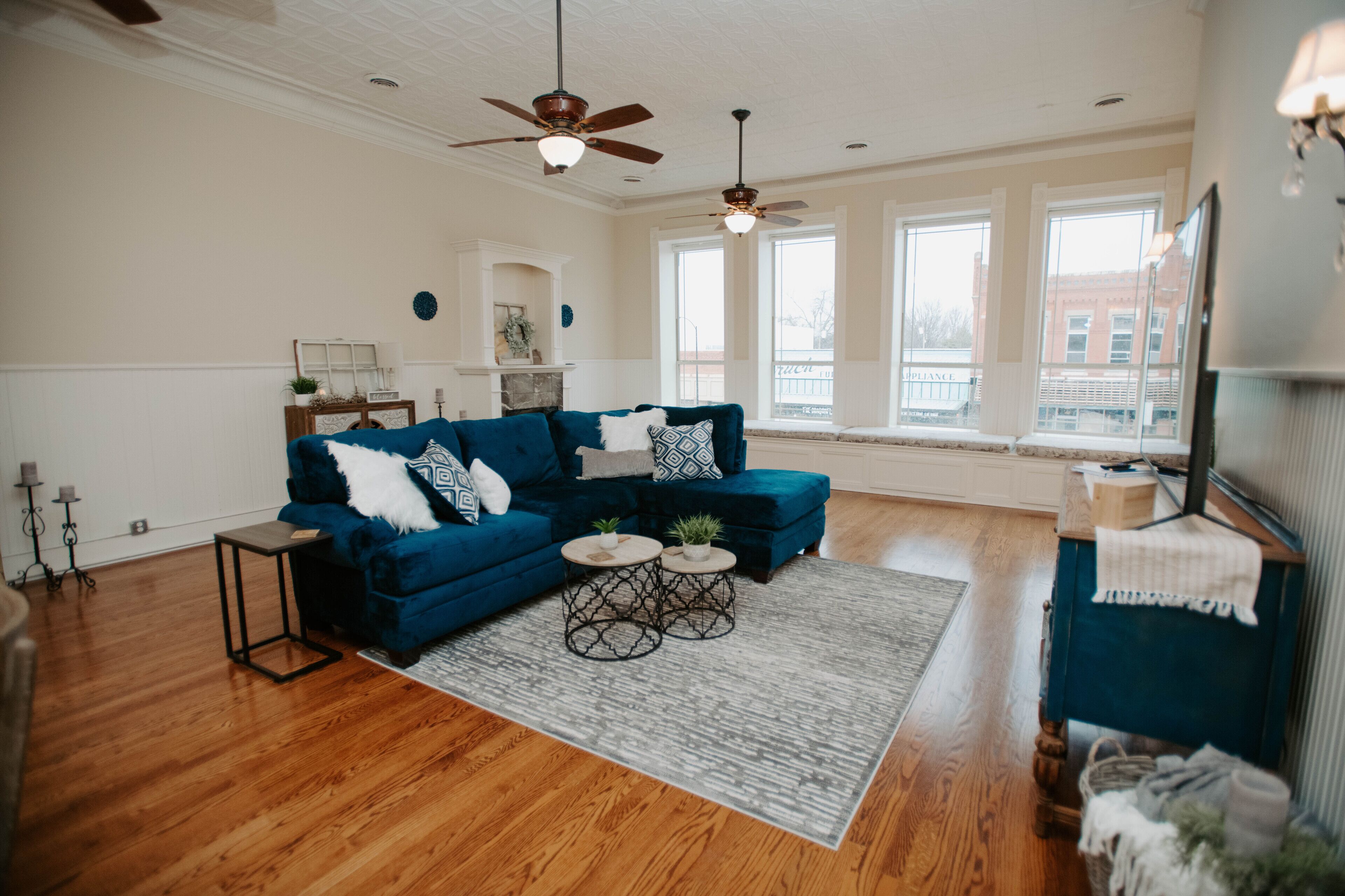 Beautiful 100 year old Apt. on Historic Main St.