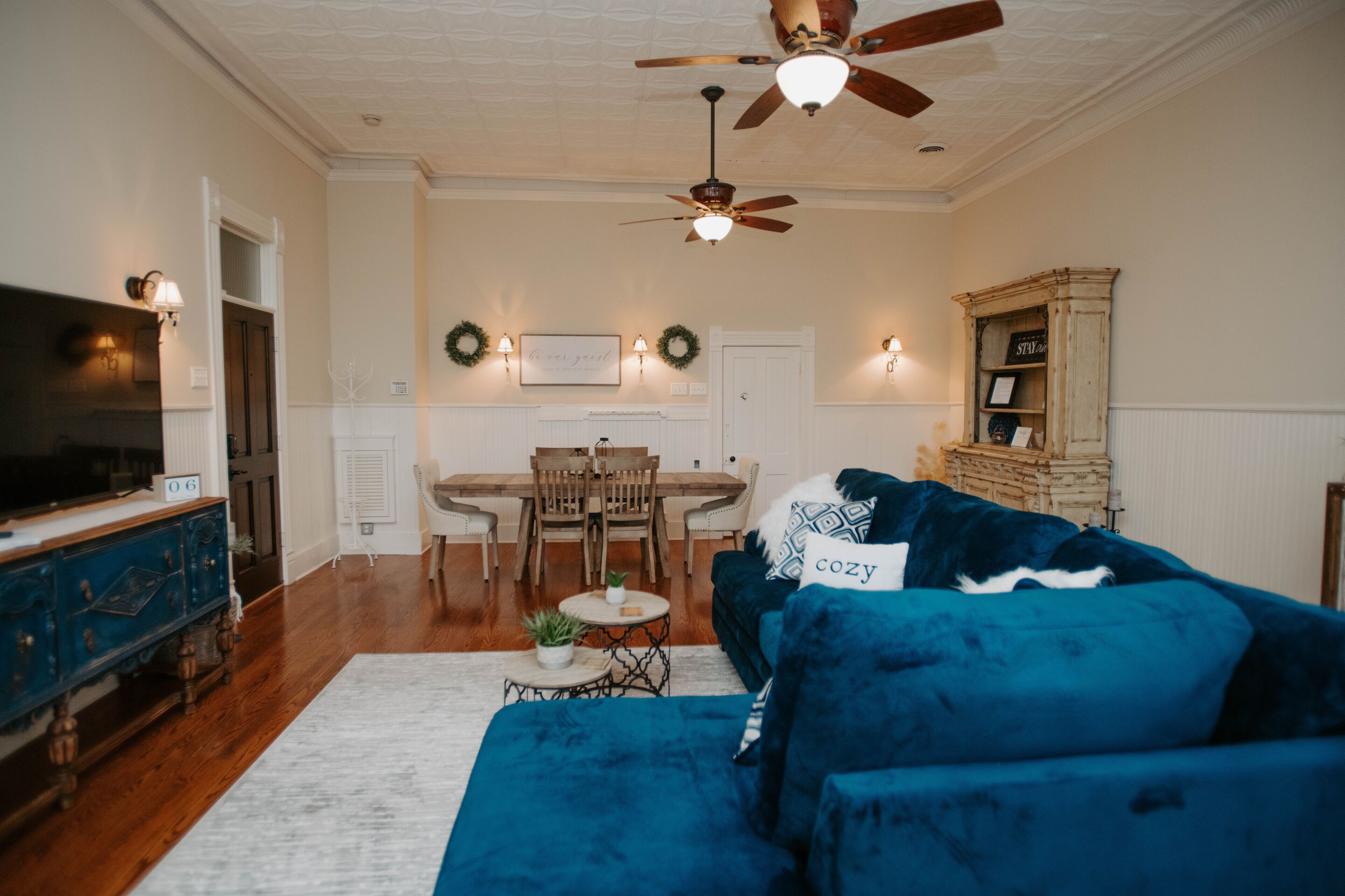 Beautiful 100 year old Apt. on Historic Main St.