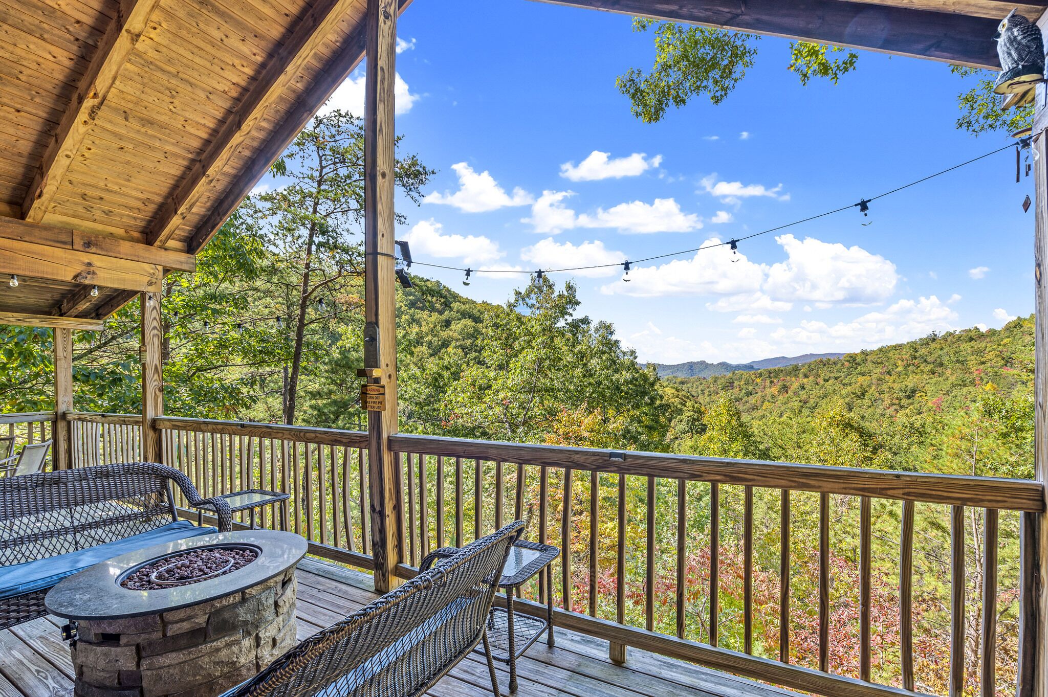 ⭐️Stunning Views!! 🏔360° Decks/Swings, Pool Access, HotTub/Fire Pit/Near Park