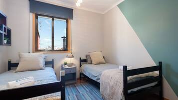 2 dormitorios, tabla de planchar con plancha, wifi y ropa de cama