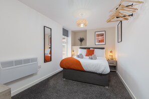 3 Schlafzimmer, Schreibtisch, Bügeleisen/Bügelbrett, kostenloses WLAN