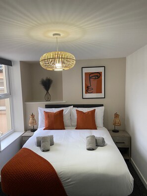 3 bedrooms, desk, iron/ironing board, free WiFi