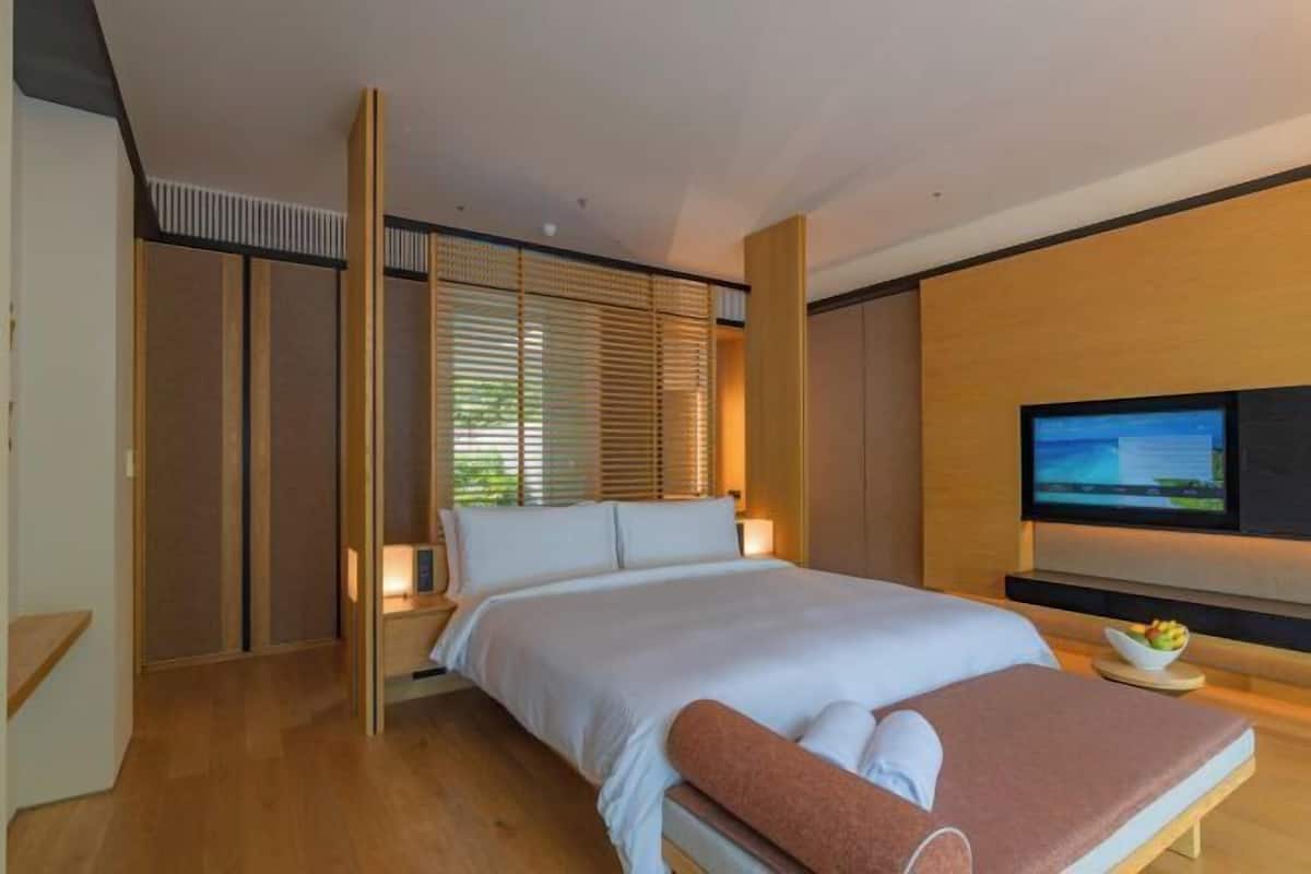 Ropa de cama de alta calidad, cubrecamas y minibar 