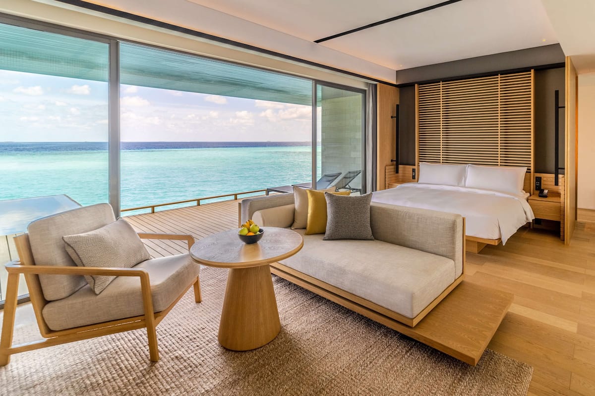 Villa, alberca privada (Ocean Overwater) | 1 habitación, ropa de cama de alta calidad, edredón y minibar