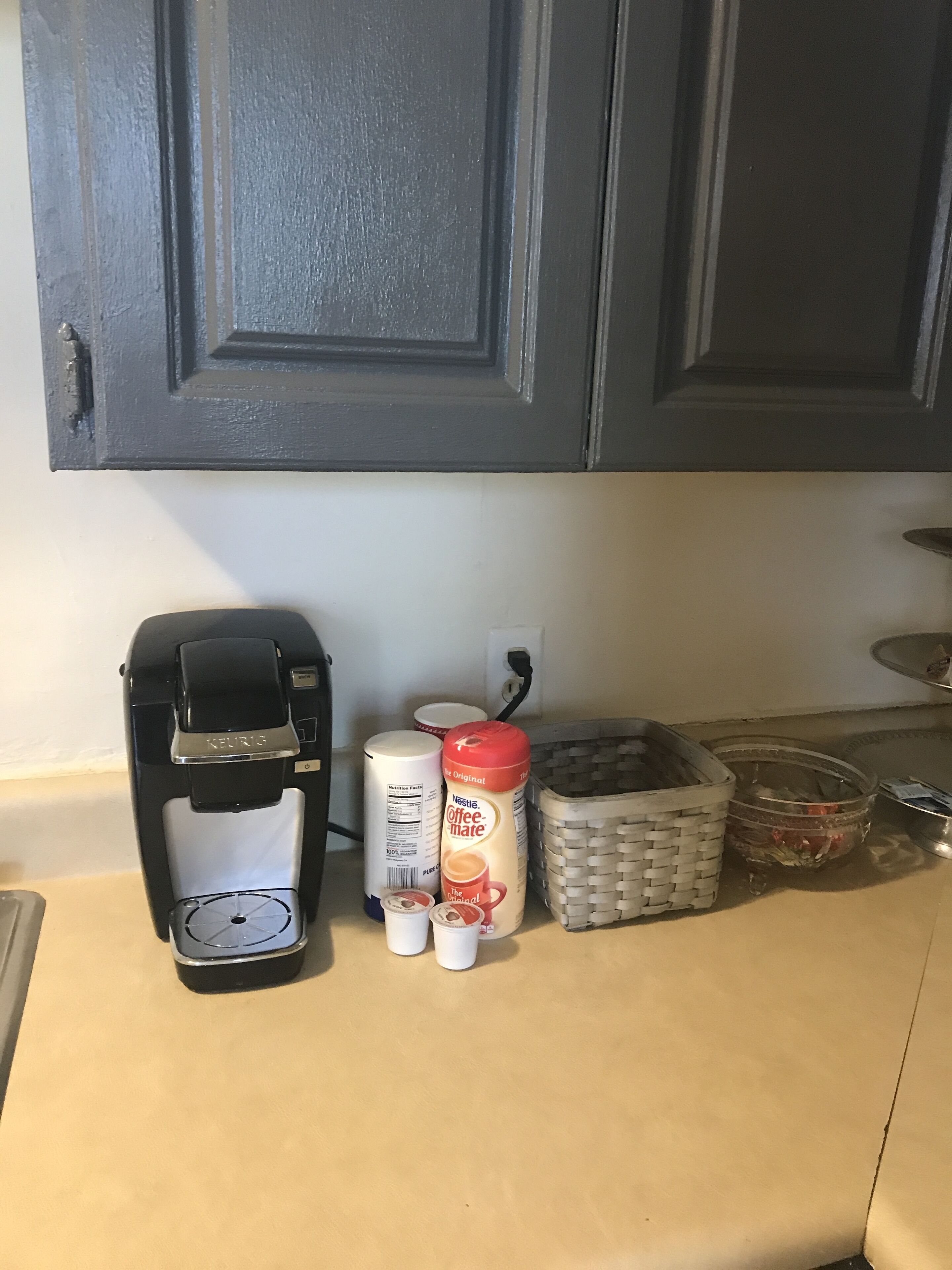 Second Floor Apartment 1 block from Lafayette Park