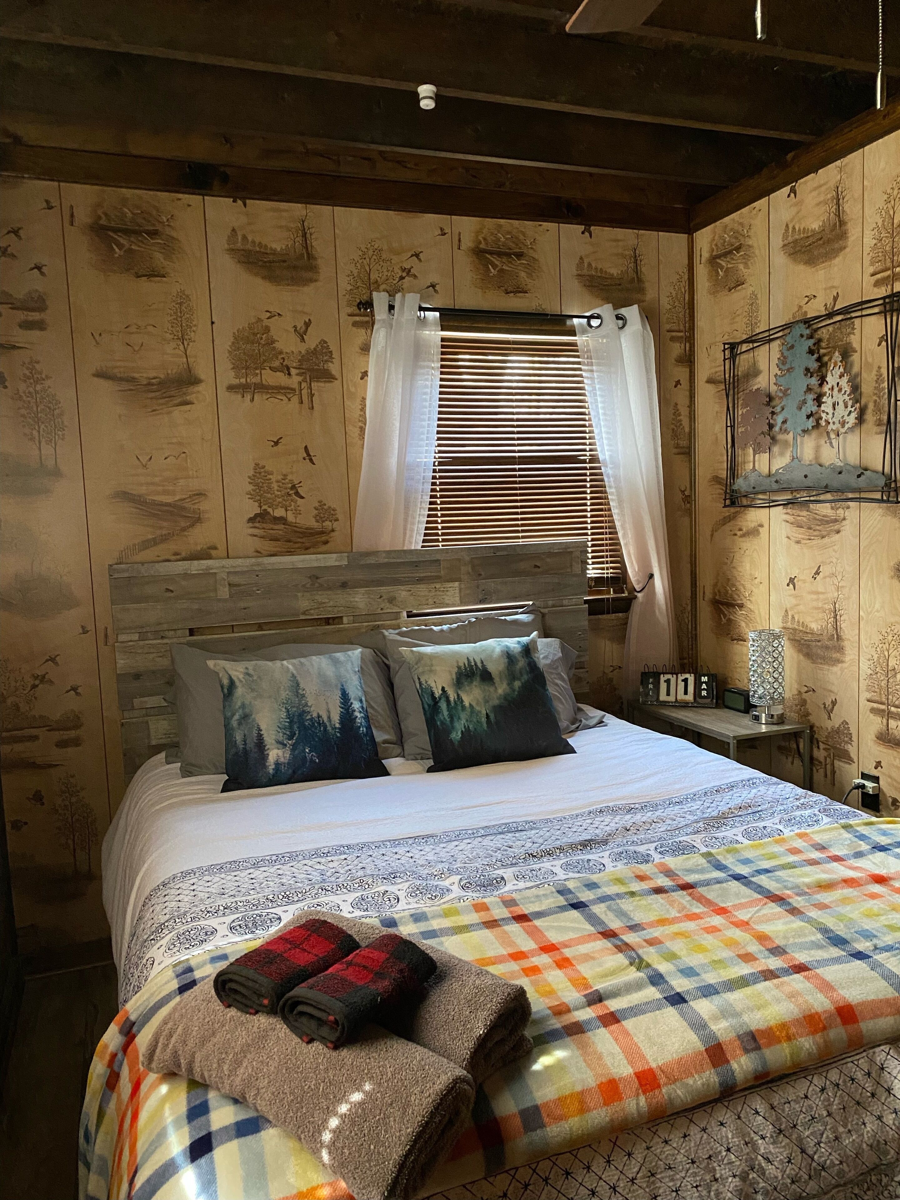 Enjoy a Stay At The Renovated Lazy Moose Cabin