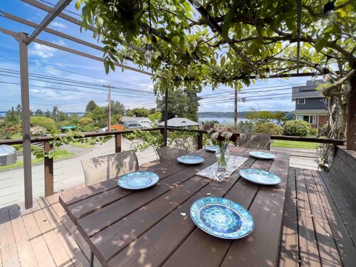 3bd w/ Lake Views and Chef's Kitchen