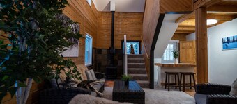 Tucked in woods! Auroras seen here. Private. On-Site Sled Dog tour available!