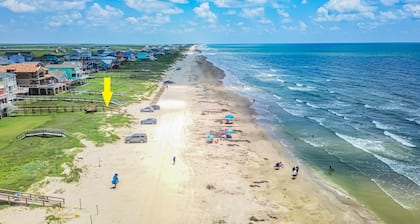 Beachfront condo w Ocean Views and Private Walkover
