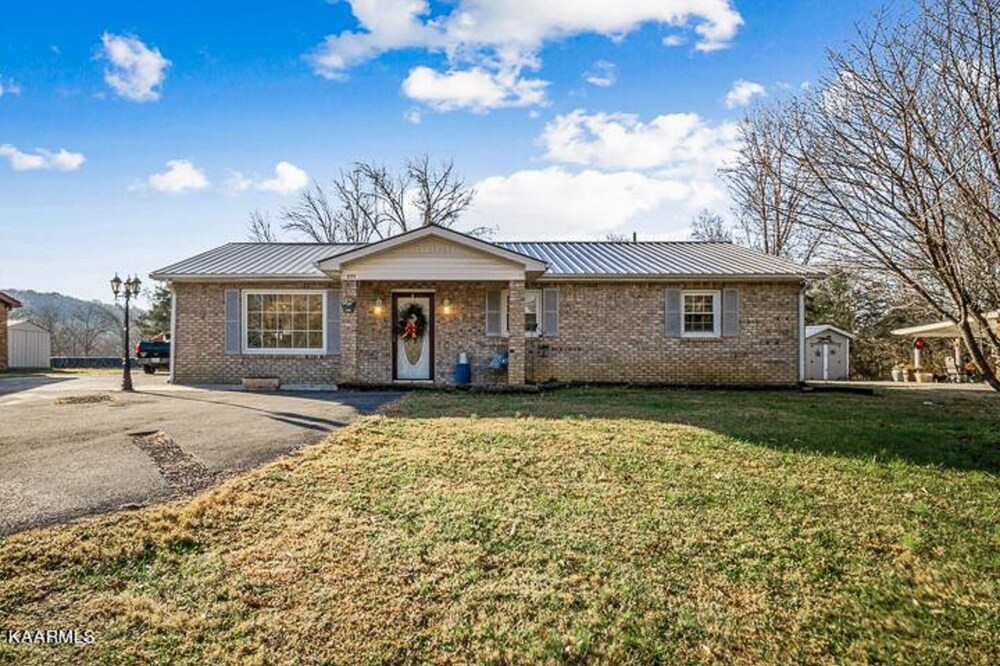 Peaceful Home On A Hill In Cookeville, Tennessee