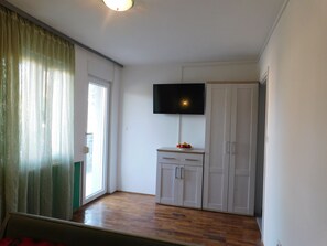 Interior - App for 2 with heated pool, nice garden and bbq (Banjole)