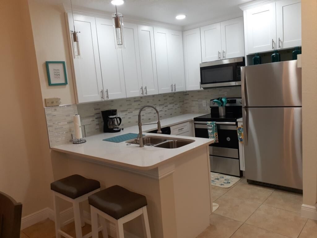 Lovely remodeled condo close to Magic Kingdom