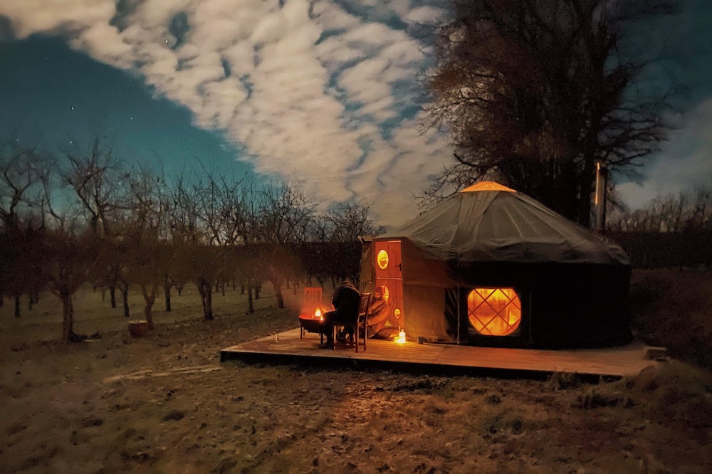 Dragon Orchard Retreat - Poolhill